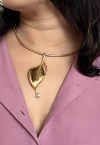 Golden Leaf Pearl Choker